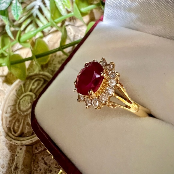 Antique Ruby Estate Ring Solid 18K Gold Ruby diamond Halo Ring Size 7.5 Sizeable - Picture 15 of 16